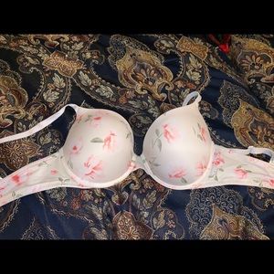 Victoria’s Secret push up bra